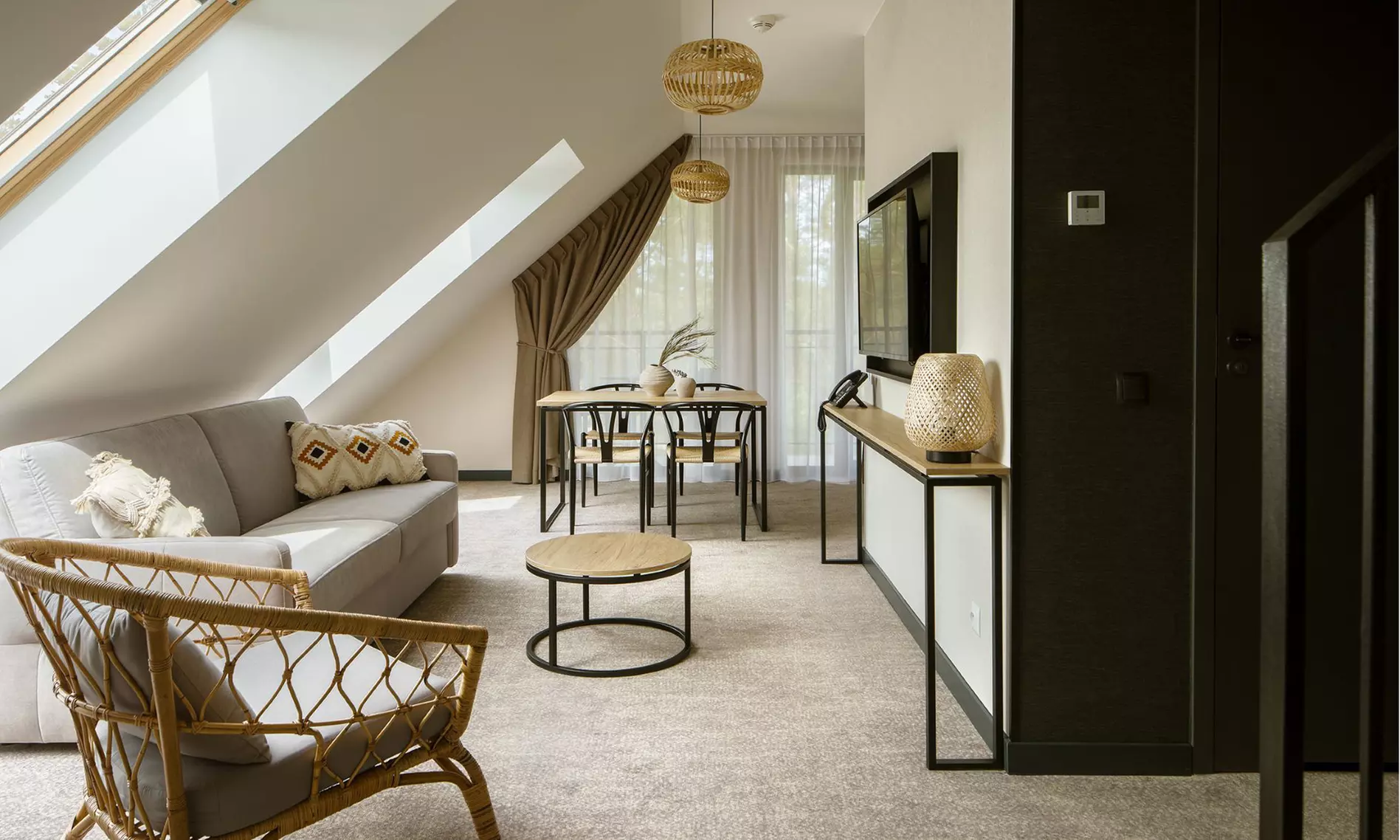 Łeba: pokój superior dla 2 os. lub rodziny z wyżywieniem