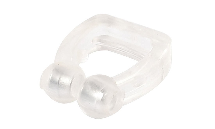 Image 2: Anti-Snore Nose Clip