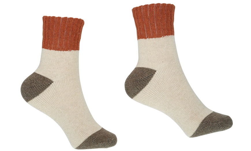 Image 6: 5-. 10- or 15-Pack of Women's Winter Thermal Socks