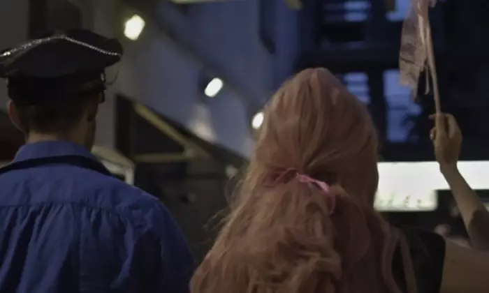 JGA-Partytour mit Show-Guide Titten Tina über den Hamburger Kiez für 6-12 Personen (bis 52% sparen) - Second Medium