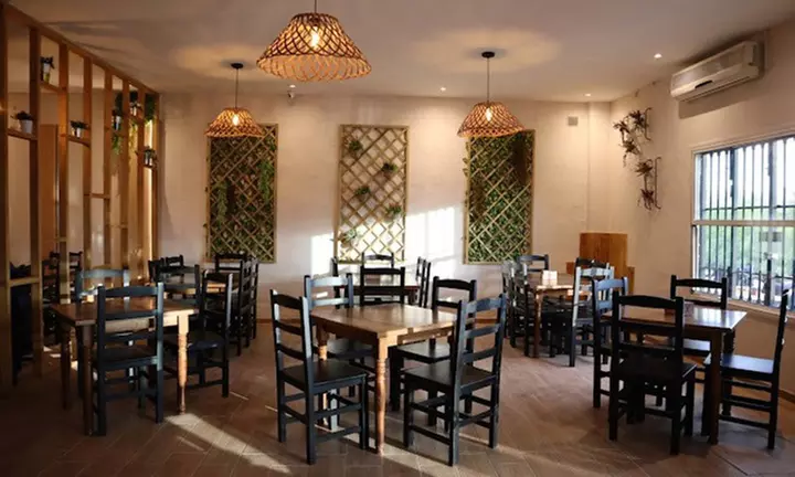 Menú tradicional y auténtico para 2 o 4 personas con opción a vino