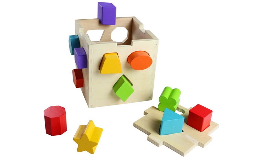 Image 4: Wooden Shape-Sorting Toy Box