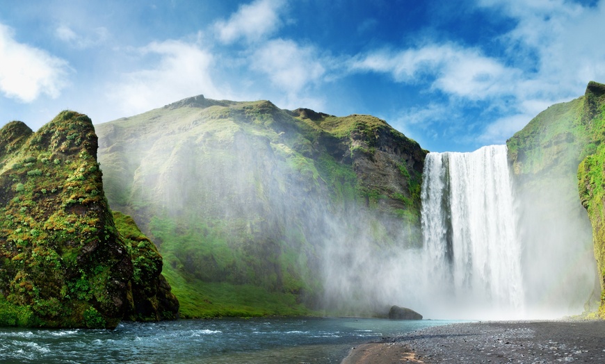 5Day Iceland Vacation with Hotels, Air and Northern Lights Tour from