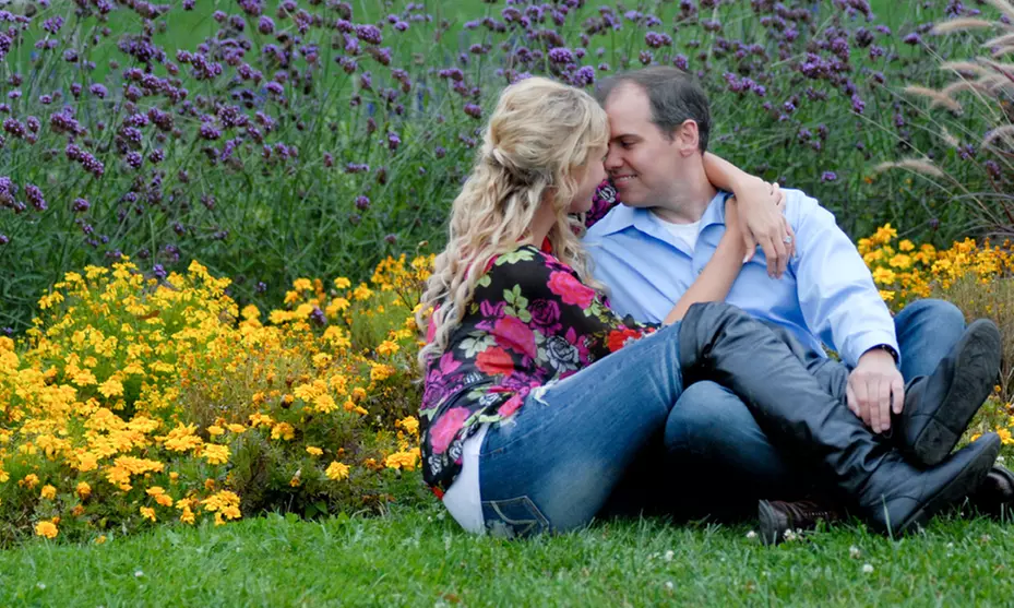 60-Minute Engagement Photo Shoot with Wardrobe Changes and Digital Images from Pret a Poser Photography (70% Off) - Primary Image