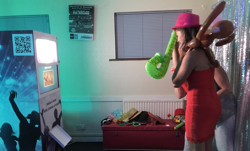 Image 4: Photobooth Hire with Attendant