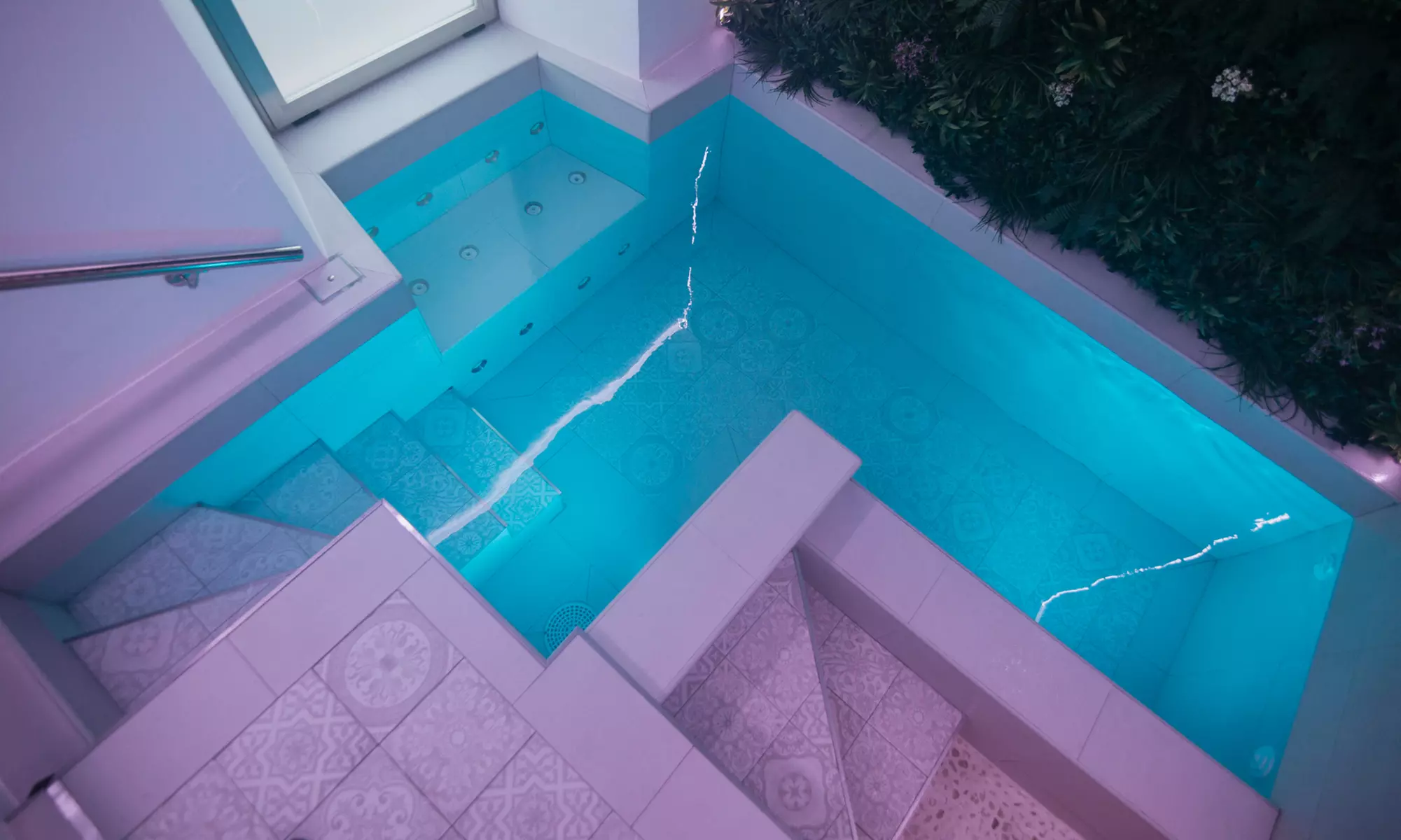 Revitaliza tu cuerpo y mente: ritual de baño termal y tratamientos