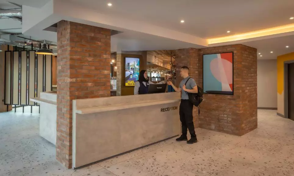 London: 4* Deluxe Double or Executive King Room Stay with Breakfast