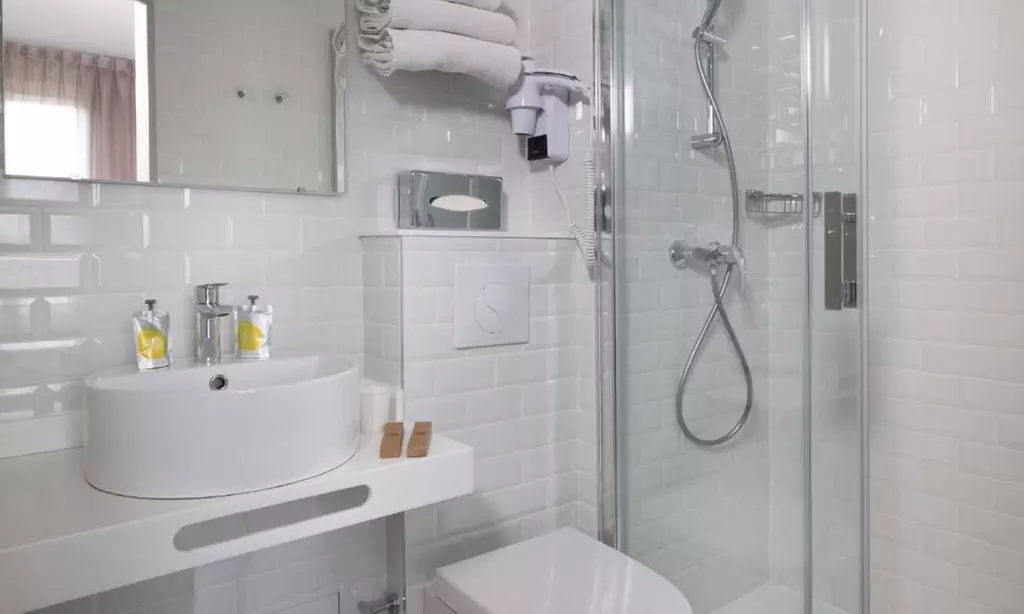 ✈ Parigi: Volo diretto più 7 notti in hotel