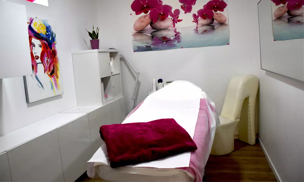 60 Min. Fruchtsäurepeeling oder 90 Min. Anti Aging mit Microneedling