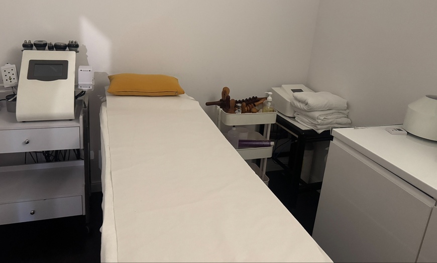 Image 2: 1 o 2 masajes relajantes de cuerpo completo de 45 o 60 minutos 