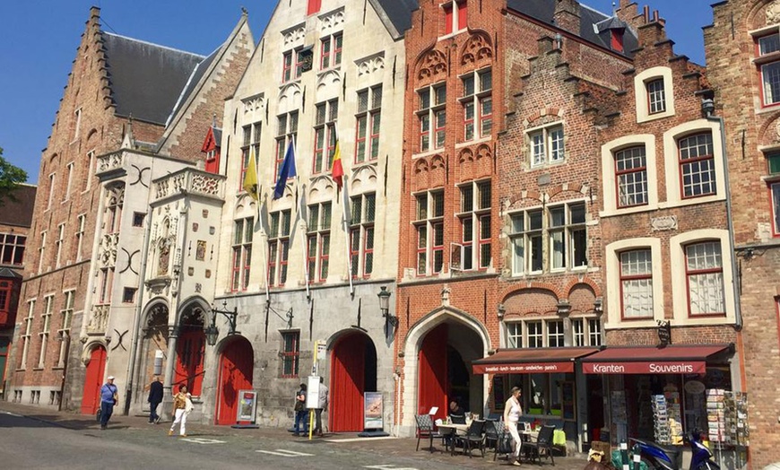 Image 9: Bruges : chambre double supérieure classique avec petit déjeuner