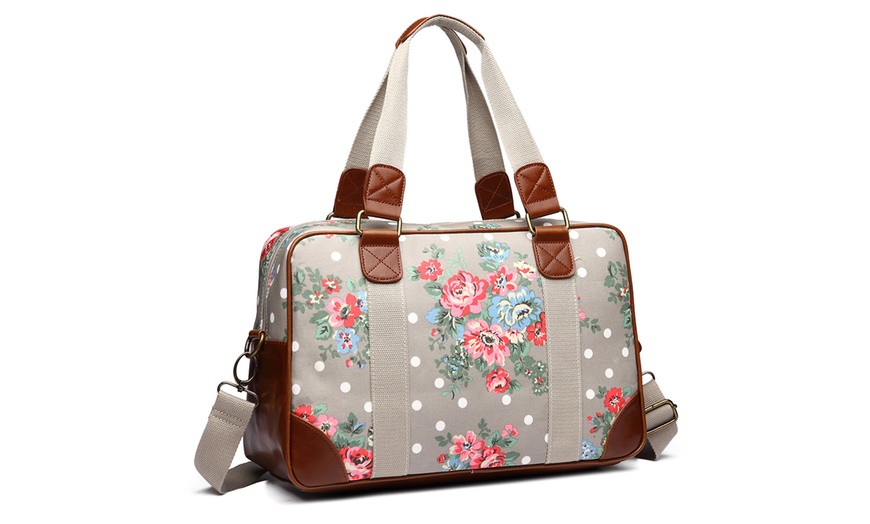 Image 8: Oilcloth Printed Travel Bag