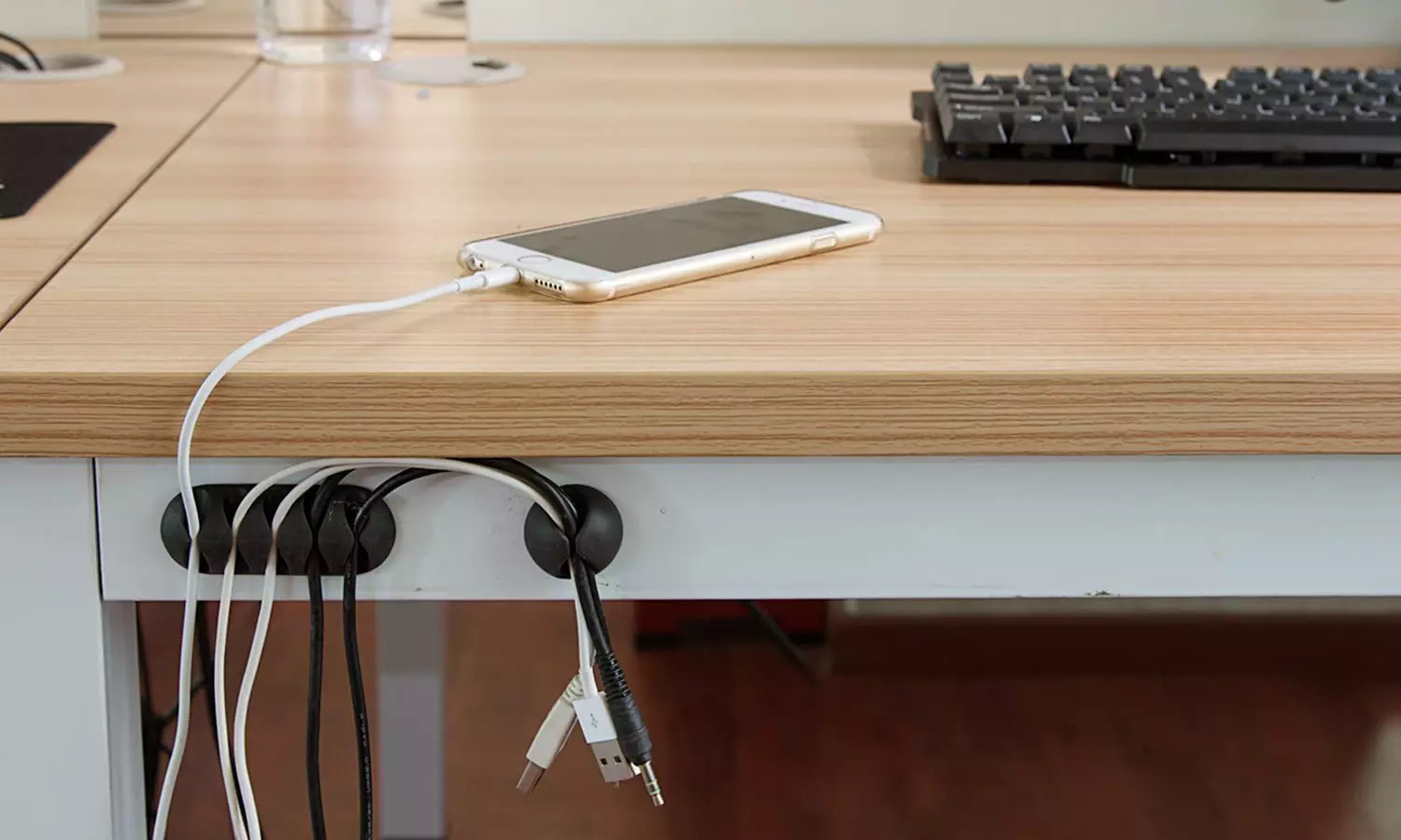 10 or 20 Cable Organiser Clips - Primary Image