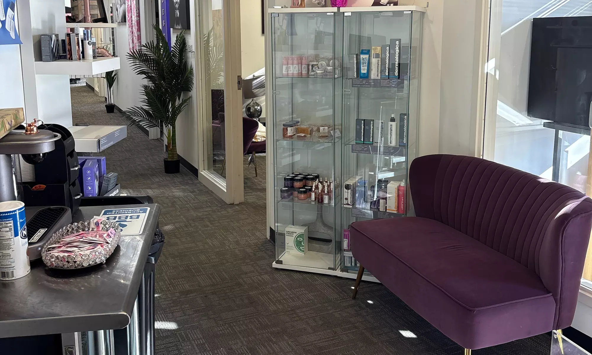 Unwind with a 60 Minute Swedish or Deep Tissue Couples Massage t Divine Lash & Beauty Bar (Up to 16% Off) - Second Medium