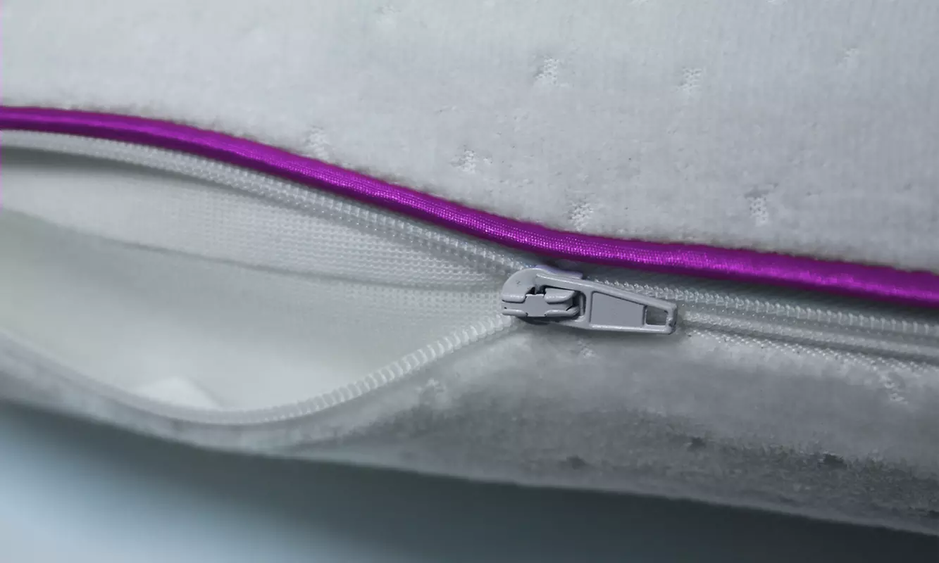 Oreiller ''Bonne fête'' à mémoire de forme, déhoussable. Sampur