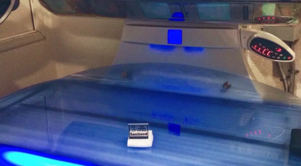 Discover Unlimited UV Tanning, 3 Versa Sprays or 1 Month All-Access 