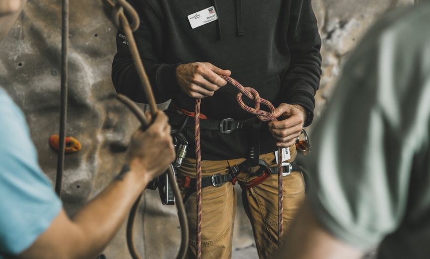 Image 4: 90-Minute Indoor Rope Climbing & Bouldering