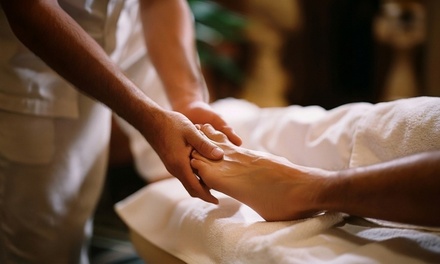 One 30-Minute Foot Reflexology Session - Aura Breathless Spa