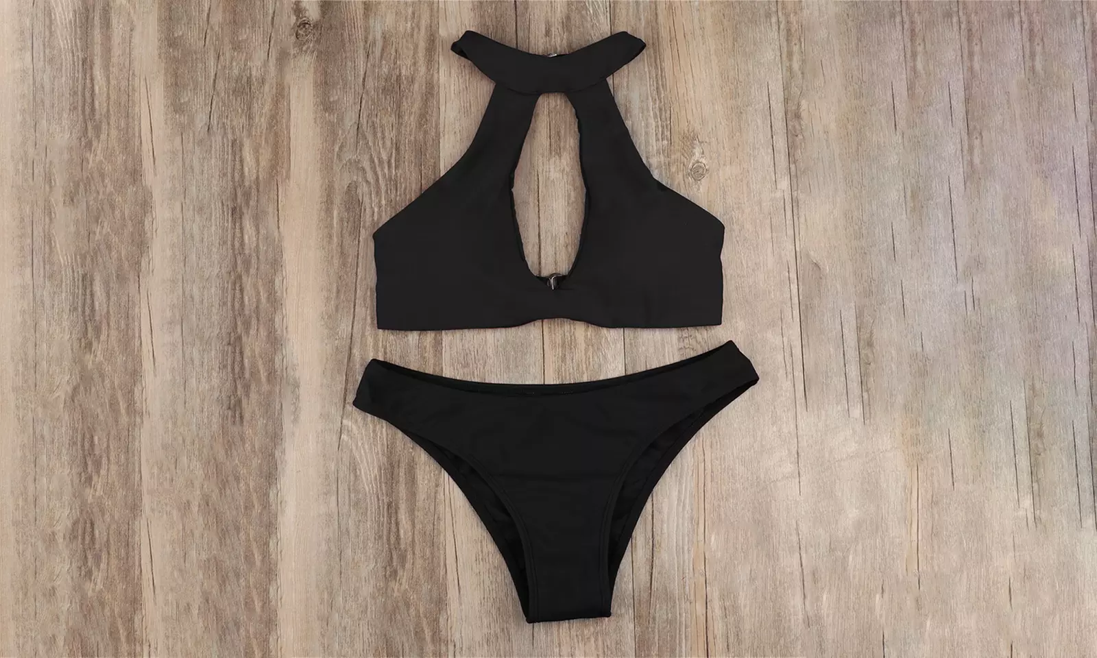 Bikini noir échancré de la collection Clara - Primary Image