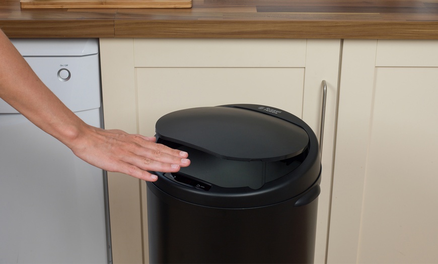 Image 9: Russell Hobbs Motion Sensor Bin