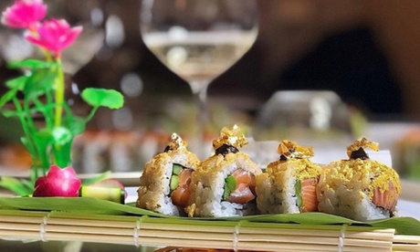 Box sushi experience da 30, 40 o 51 pezzi, offerto da Antico Caffè Delle Mura (sconto fino a 54%). D'asporto