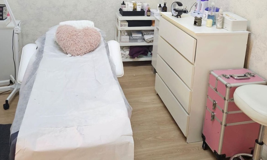 Image 2: Limpieza facial completa con opción a microdermoabrasión y máscara LED