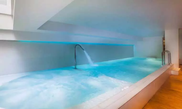 Escapade détente à Cannes avec soin du visage "Sérénité" et hammam