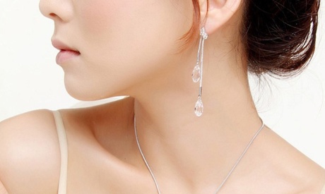 Orecchini o collana Justine disponibili in 3 colori con cristalli di Swarovski®