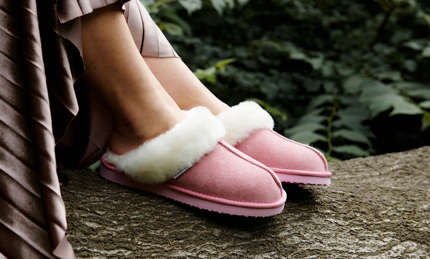 Image 7: Women's Islander Sheepskin Slippers