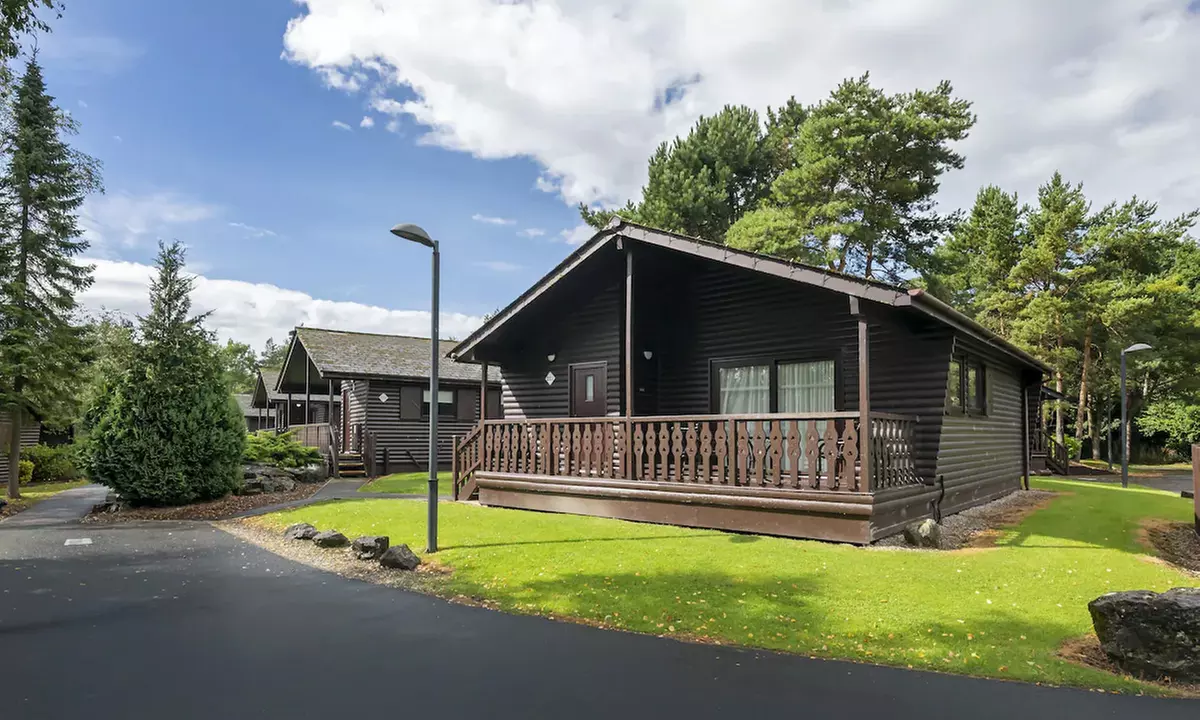 Relaxing Lakeside Lodges in Lancashire: Stay for up to 6 by the Lake