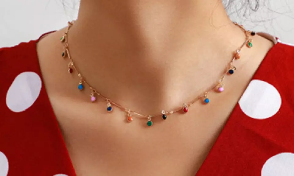 1 ou 2 colliers dorés en alliage d'étain avec perles multicolores - Primary Image