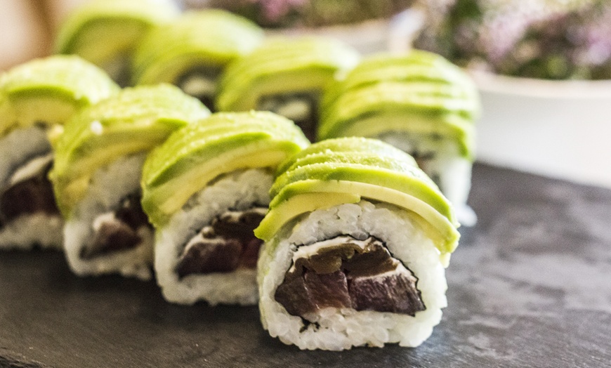 Image 8: Groupon wartościowy na sushi 