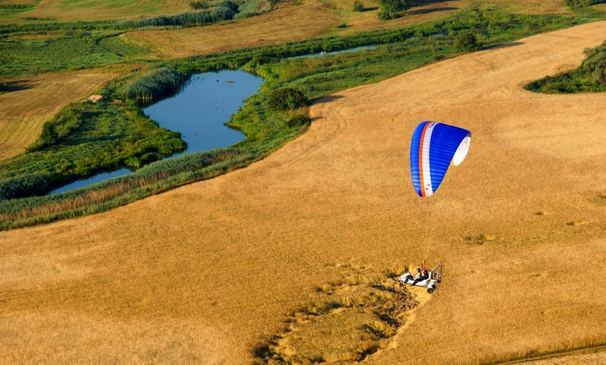 Image 6: Lot widokowy motoparalotnią w tandemie i wideofilmowanie