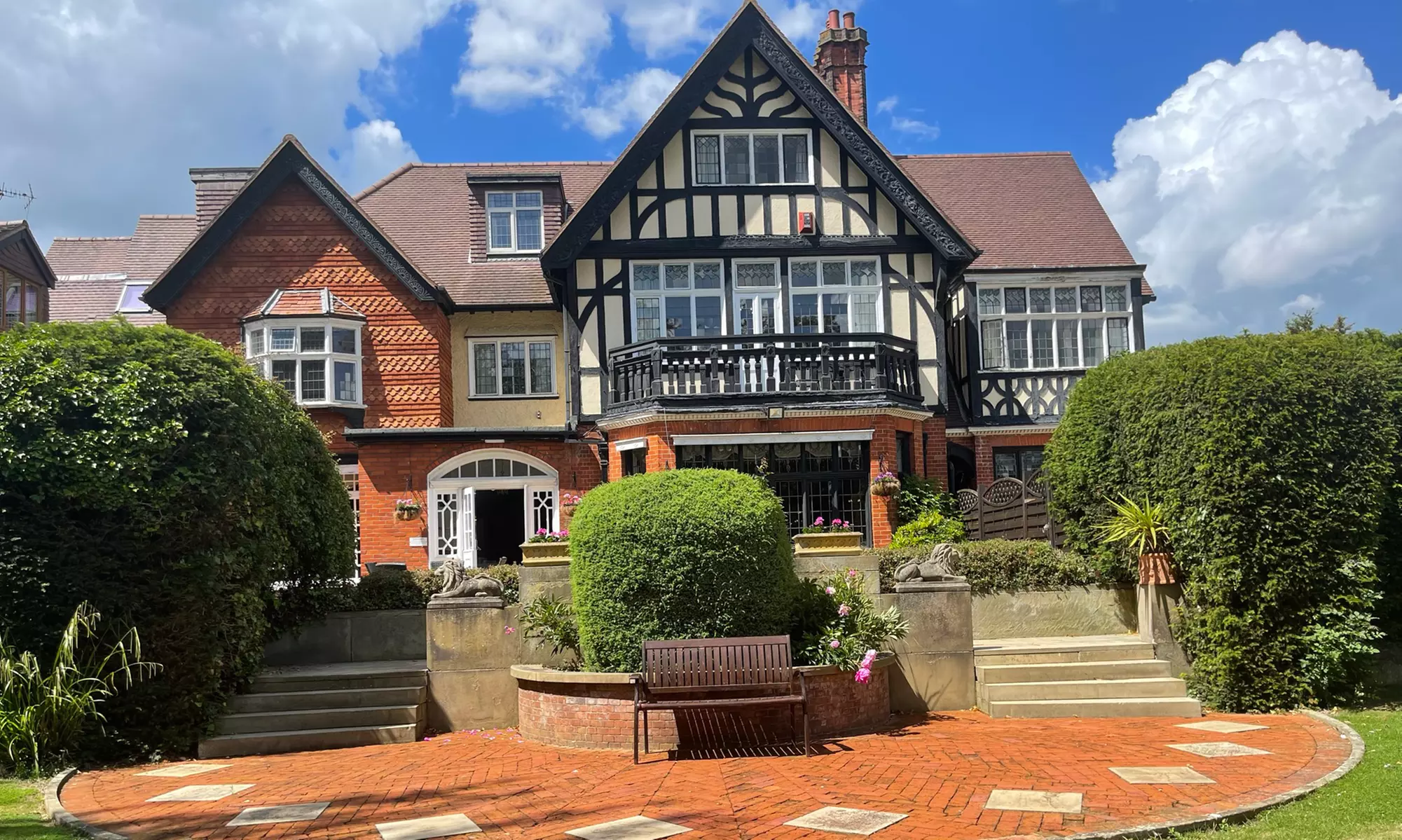 Eyebrow & Eyelash Tint or Full Set of Russian Volume & Hybrid Eyelash