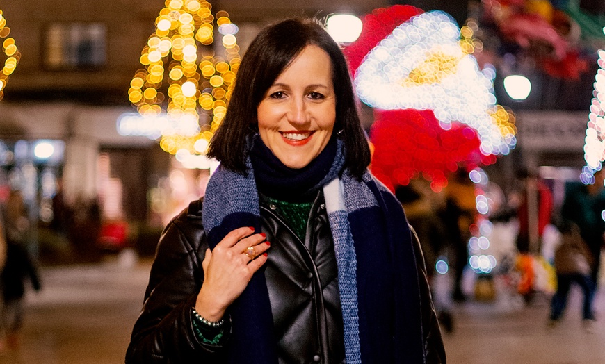 Image 1: Sesión de fotos Navideñas en familia en Gijón