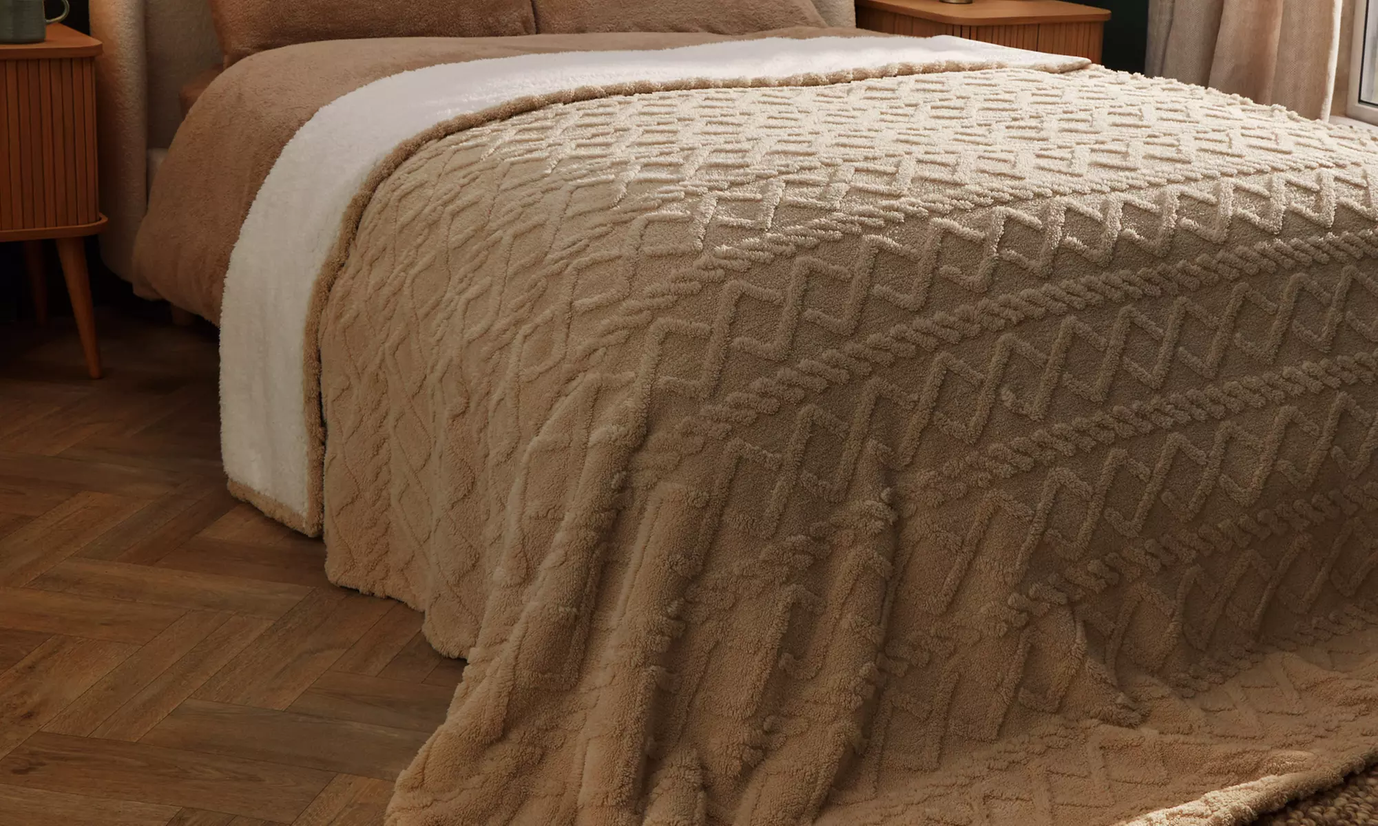 Super-Sized Silentnight Snugsie Giant Family Sherpa Blanket