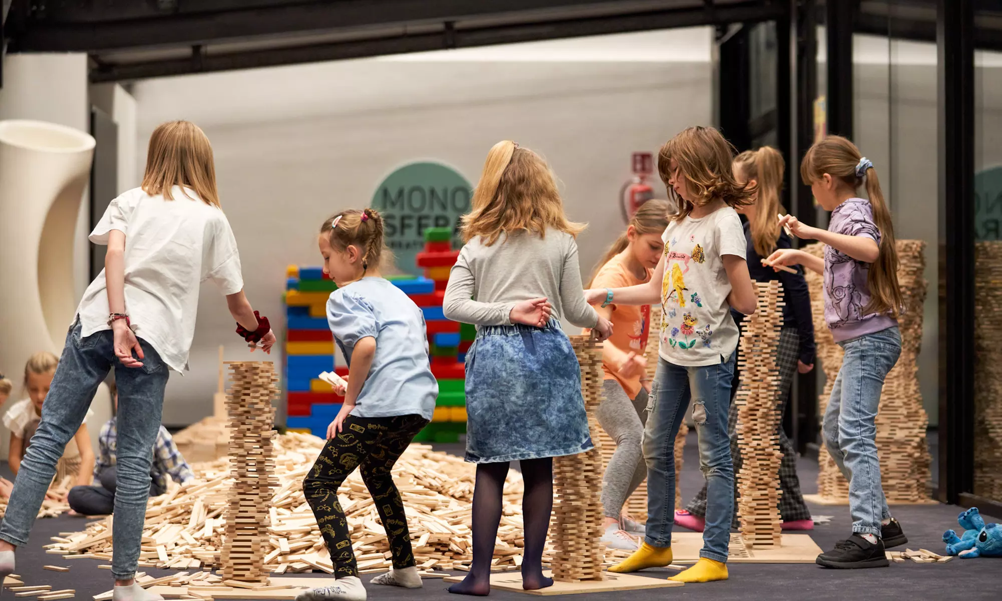 Strefa z klockami Linden: Rozwój i zabawa bez limitu czasu i więcej w Monosfera (do -24%) - Primary Image