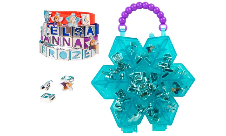 Image 2: Frozen 2 Bracelet Making Kit