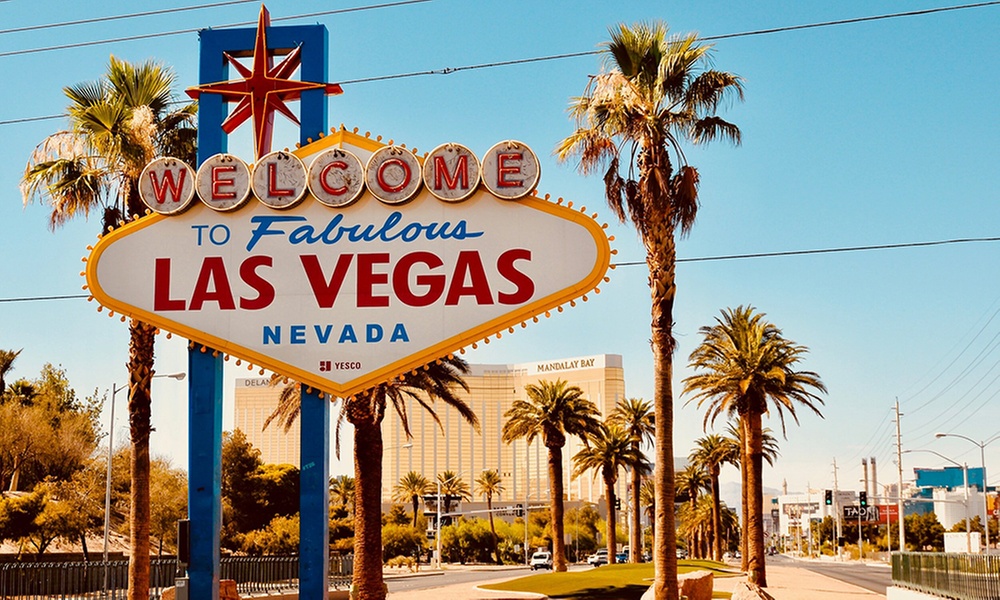Discover Vegas: Vegas Summer Party Pass