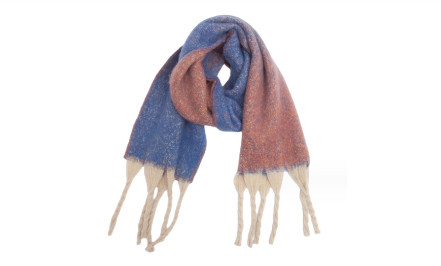 Image 6: Women's Oversized Gradient Tassel Shawl Scarf