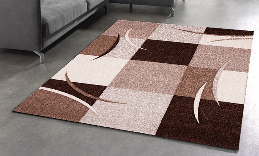 Checkered Diamond-Style Rug | Groupon