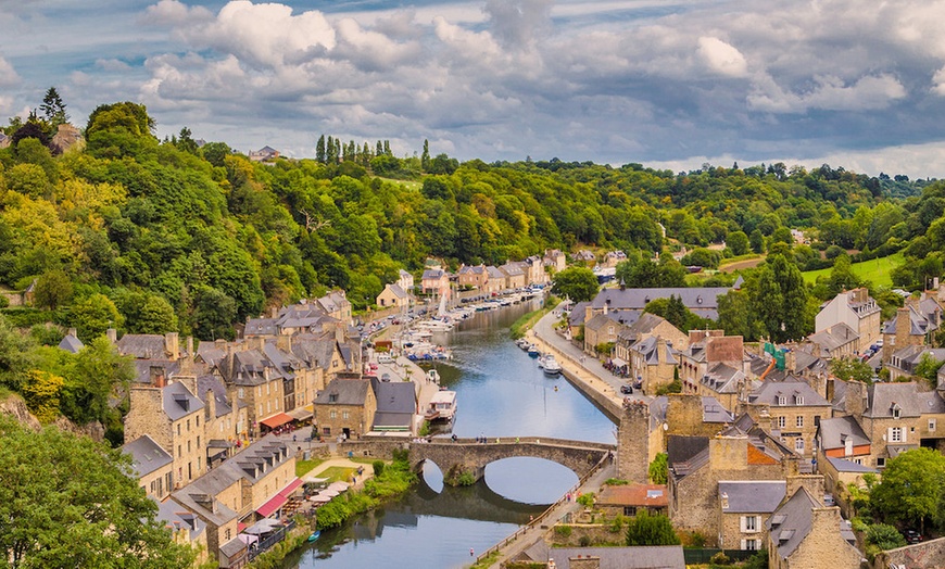 Image 1: Bretagne : cottage pour 2 personnes avec petit-déjeuner et spa 