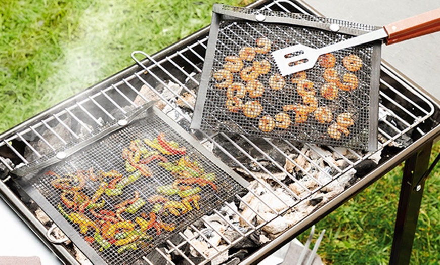 Image 1: Two or Four BBQ Cooking Nets