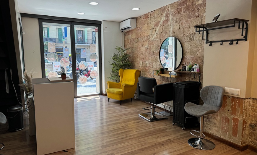 Image 10: Transformación capilar: sesión de peluquería en el centro de Barcelona