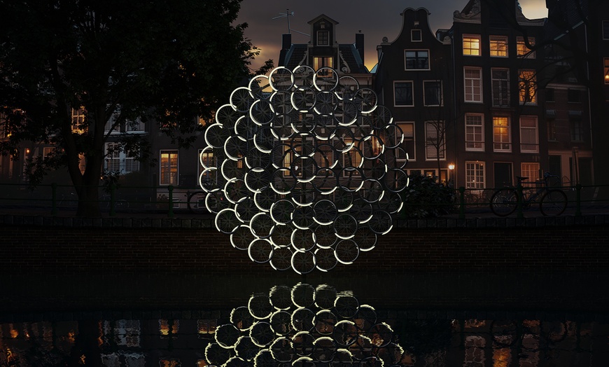 Image 4: Beleef het magische Amsterdam Light Festival vanaf het water