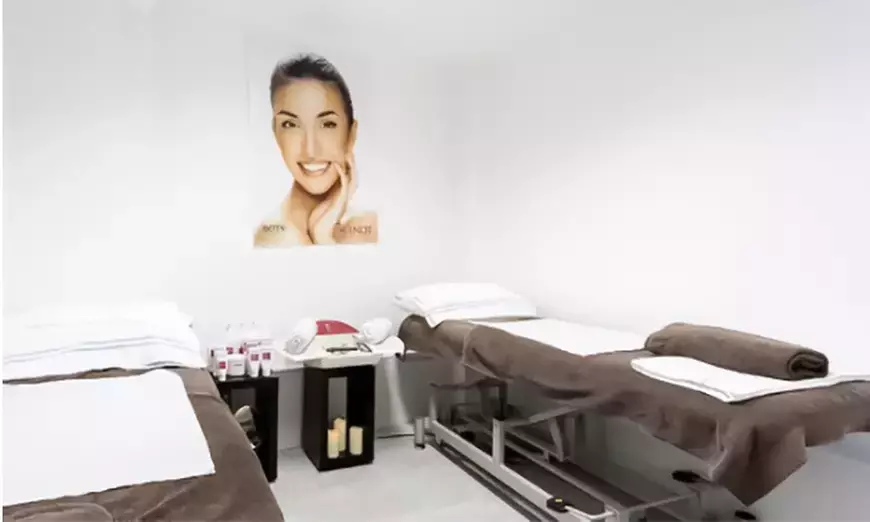 Facial or Massage Pamper Package Treatment at Beauty on the spot