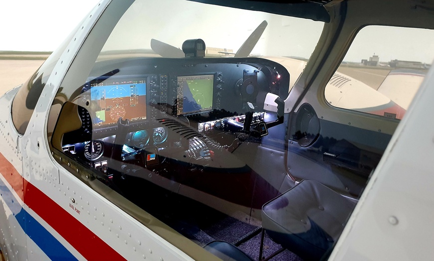 Image 4: Flight Simulator Experience