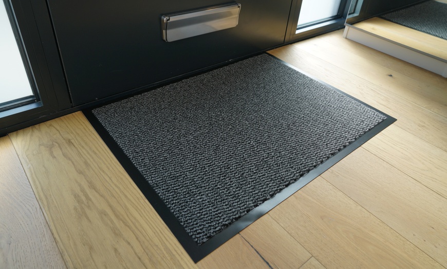 Image 6: Non-Slip Rubber Barrier Door Mat