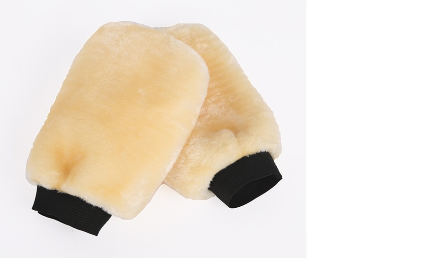 Image 3: Plush Car Wash Bear Paw Gloves Set