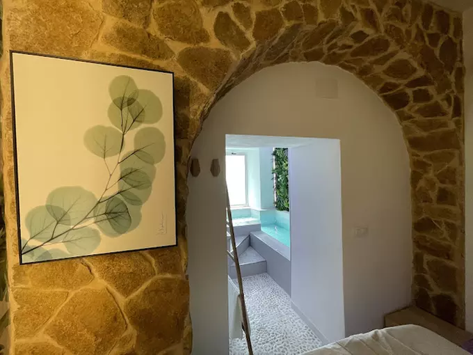 Revitaliza tu cuerpo y mente: ritual de baño termal y tratamientos